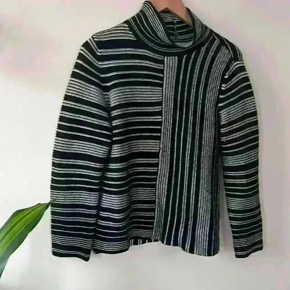 Habitat Sweater - Picture 1 of 3